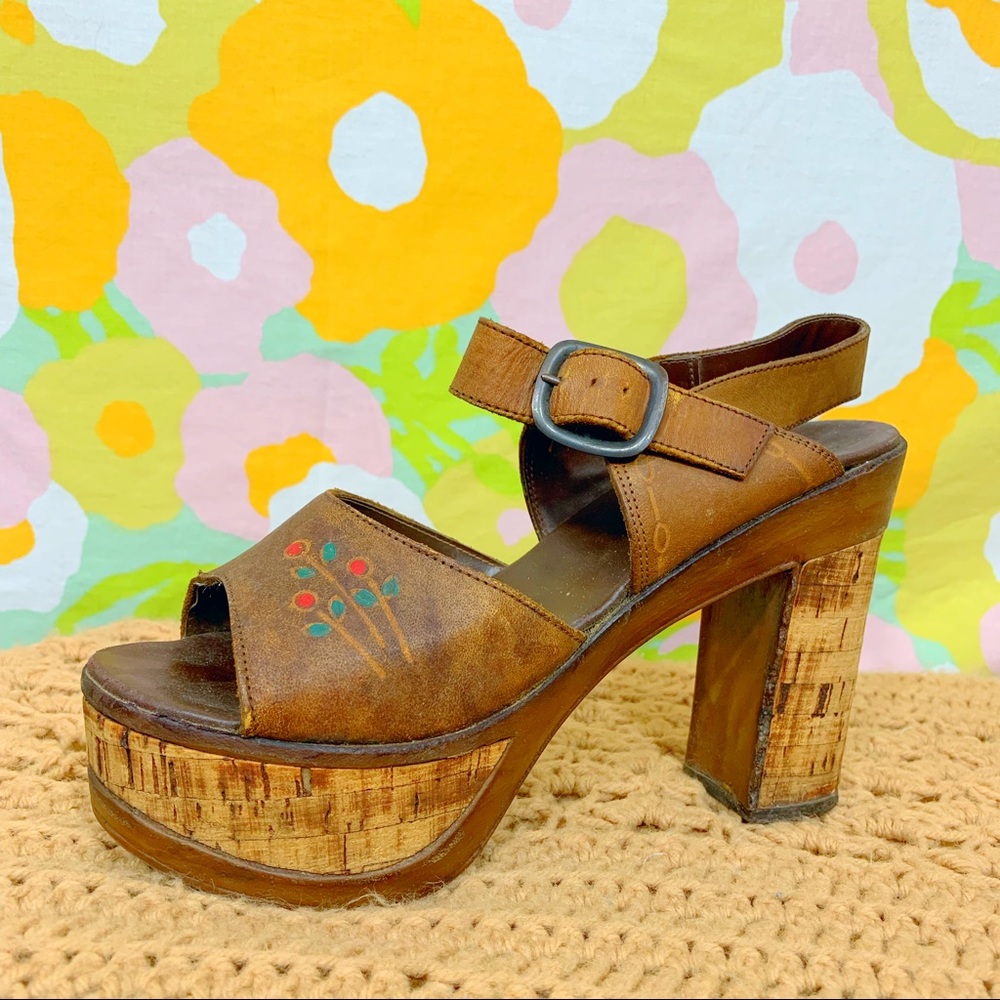 Vintage 60s 70s Cork Tooled Leather Platform Heels